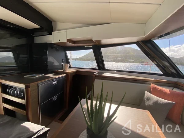 Nautitech 46 Fly - Yacht Charter Sailica