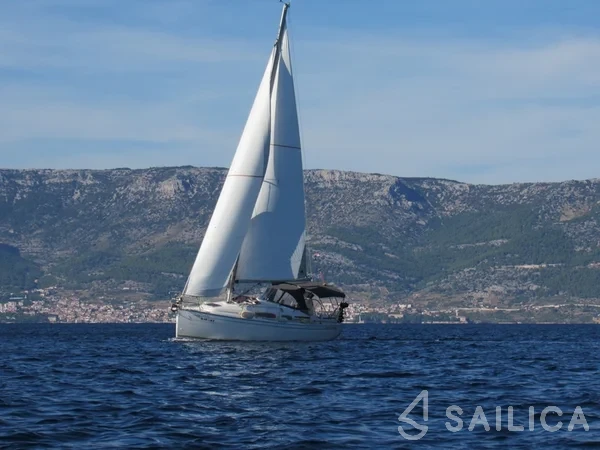 Bavaria 31 Cruiser - Yacht Charter Sailica