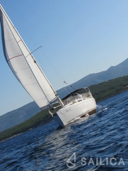 Bavaria 31 Cruiser - Yacht Charter Sailica
