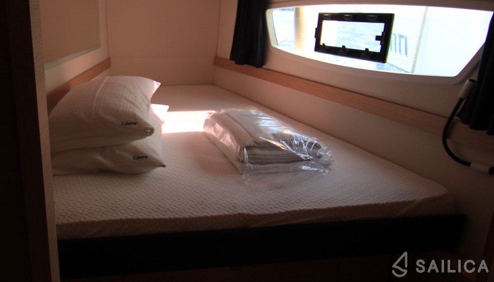 Lucia 40 - Yacht Charter Sailica