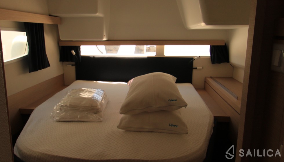 Lucia 40 - Yacht Charter Sailica