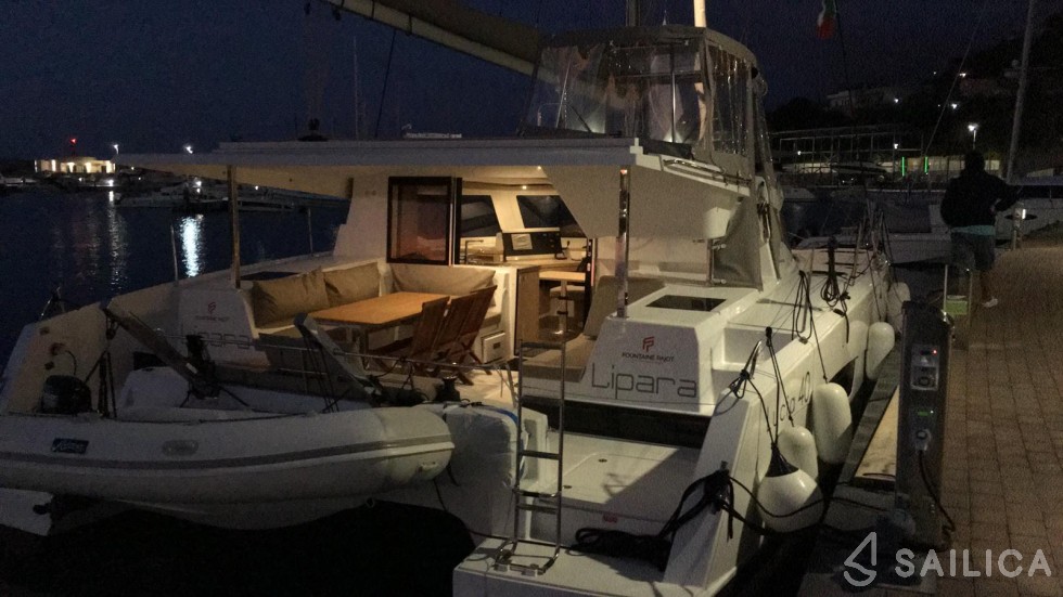 Lucia 40 - Yacht Charter Sailica