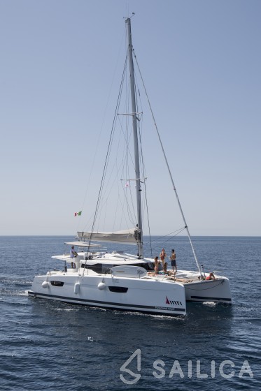 Saona 47 - Yacht Charter Sailica