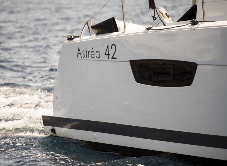 Astréa 42 - Yacht Charter Sailica