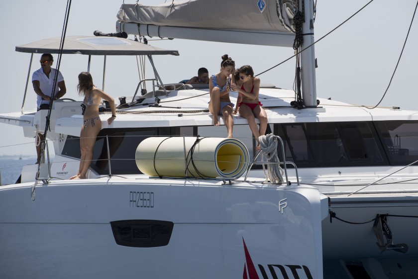 Astréa 42 - Yacht Charter Sailica