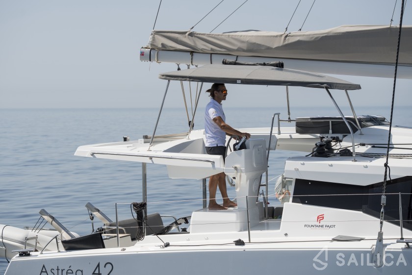 Astréa 42 - Yacht Charter Sailica