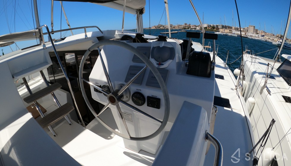 Astréa 42 - Yacht Charter Sailica