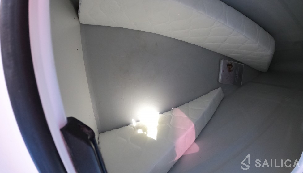 Astréa 42 - Yacht Charter Sailica