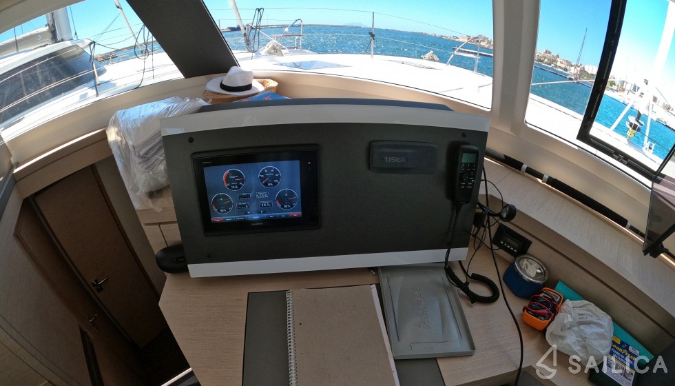 Astréa 42 - Yacht Charter Sailica