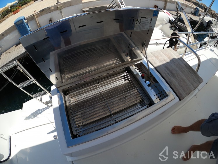 Astréa 42 - Yacht Charter Sailica