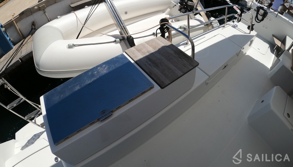 Astréa 42 - Yacht Charter Sailica