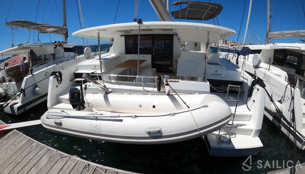 Astréa 42 - Yacht Charter Sailica