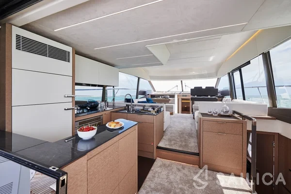 Prestige 590 Fly - Yacht Charter Sailica