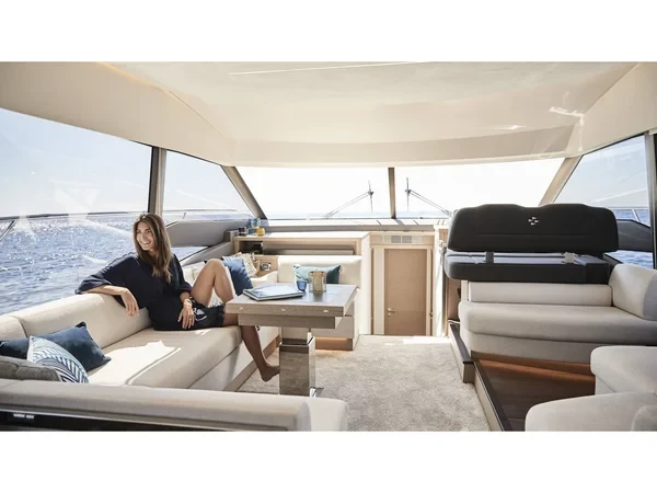 Prestige 590 Fly - Yacht Charter Sailica
