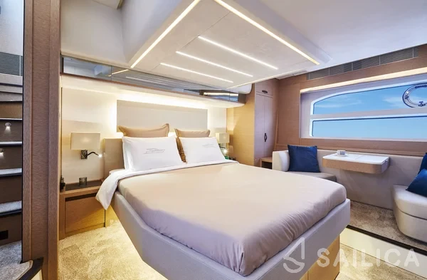 Prestige 590 Fly - Yacht Charter Sailica