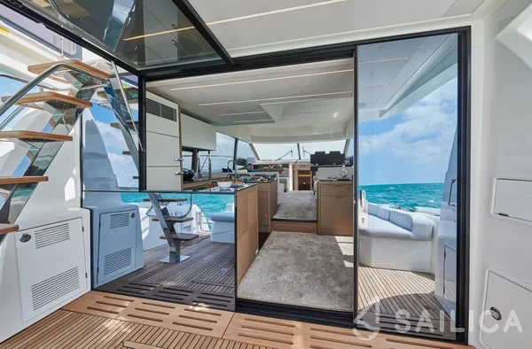 Prestige 590 Fly - Yacht Charter Sailica