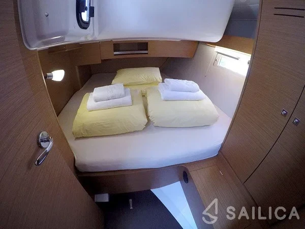 Dufour 390 Grand Large - Yacht Charter Sailica