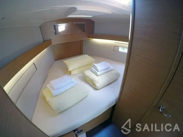 Dufour 390 Grand Large - Yacht Charter Sailica