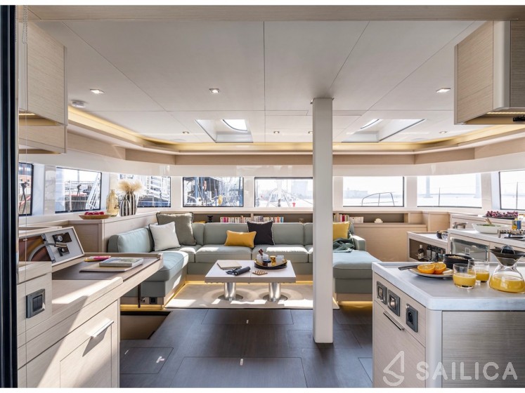 Lagoon 55 - Yacht Charter Sailica