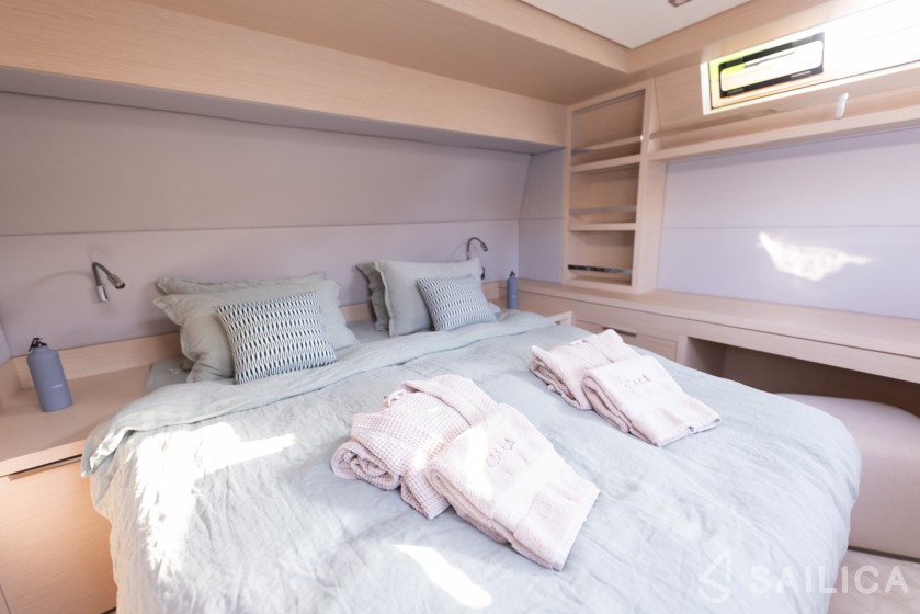 Lagoon 55 - Yacht Charter Sailica