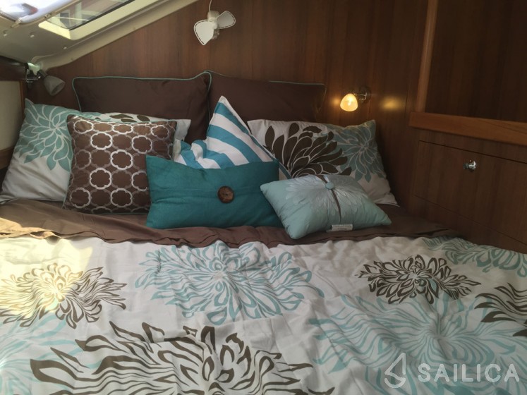 Gemini Legacy 35 - Yacht Charter Sailica