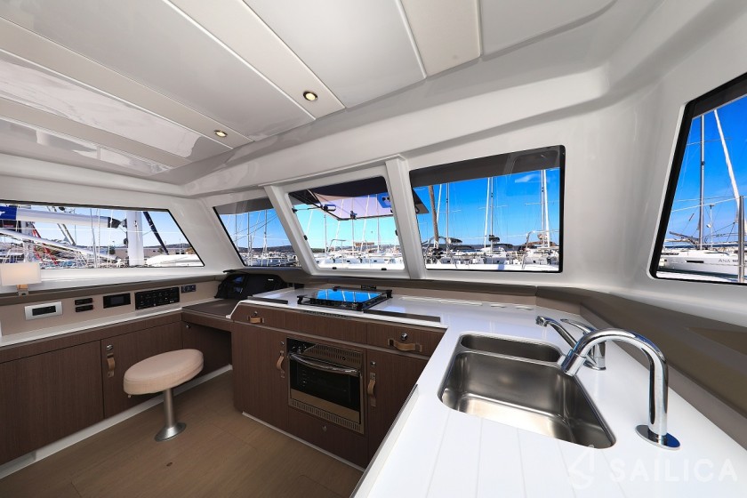 Bali Catspace - Yacht Charter Sailica