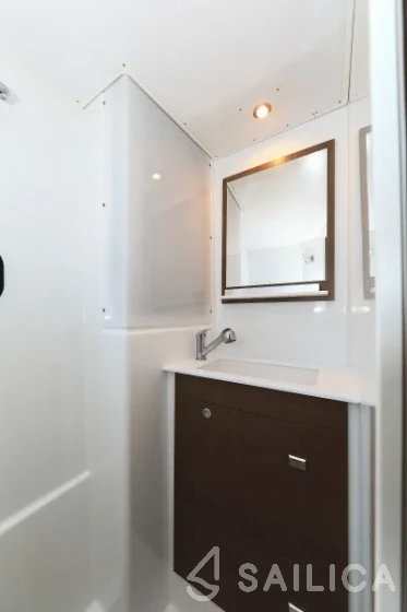 Bali Catspace - Yacht Charter Sailica