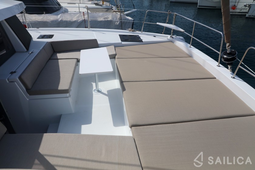 Bali 4.2 - Yacht Charter Sailica