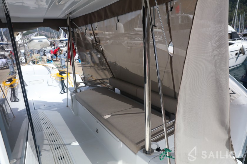 Bali 4.2 - Yacht Charter Sailica