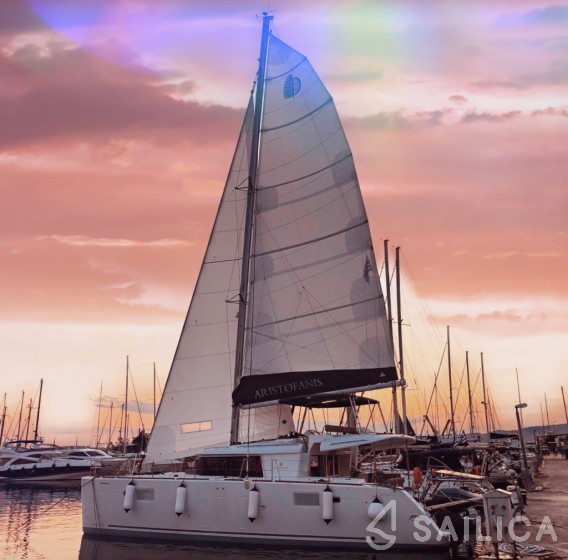 Lagoon 450  Flybridge - Yacht Charter Sailica