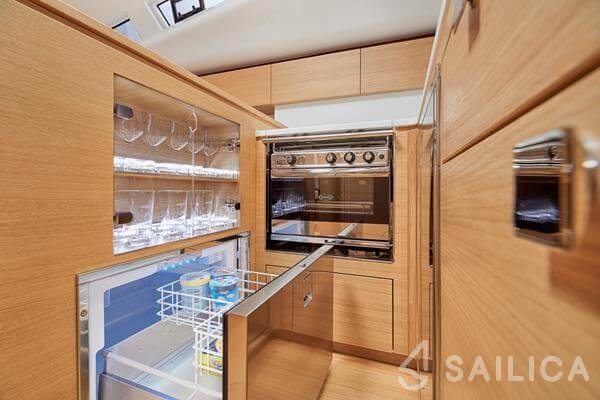 Elan GT6 - Yacht Charter Sailica