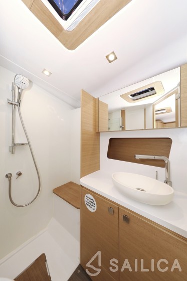 Elan GT6 - Yacht Charter Sailica