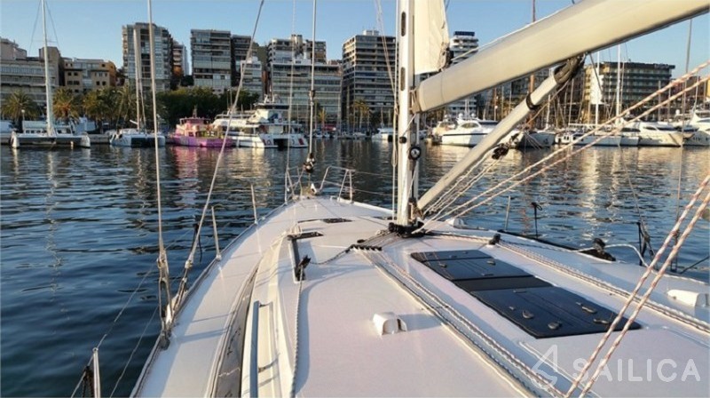 Bavaria Cruiser 51 - Yacht Charter Sailica