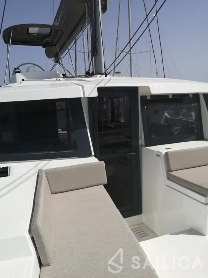 Bali 4.2 - Yacht Charter Sailica