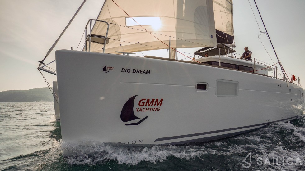 Lagoon 450  Flybridge - Yacht Charter Sailica