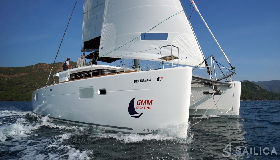 Lagoon 450  Flybridge - Yacht Charter Sailica