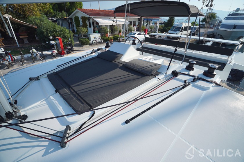 Lagoon 450  Flybridge - Yacht Charter Sailica
