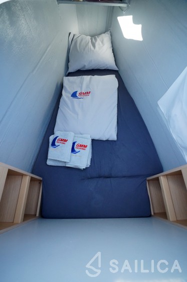 Lagoon 450  Flybridge - Yacht Charter Sailica