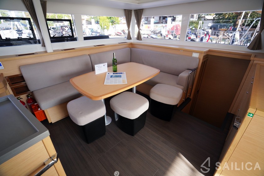 Lagoon 450  Flybridge - Yacht Charter Sailica