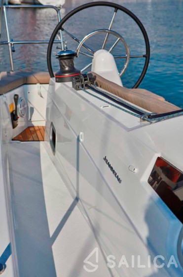 Sun Odyssey 410 - Yacht Charter Sailica