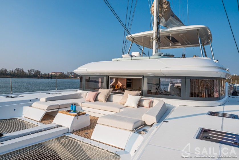 Lagoon 55 - Yacht Charter Sailica