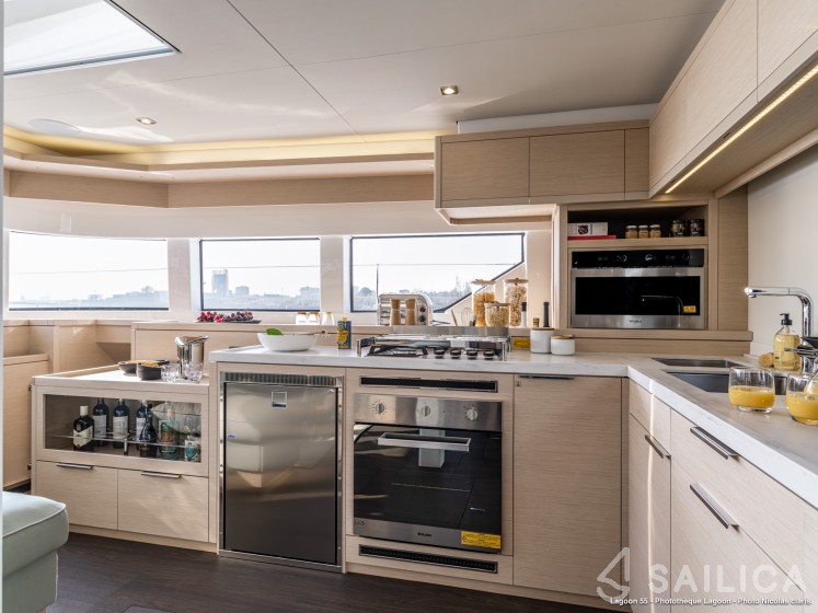 Lagoon 55 - Yacht Charter Sailica