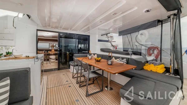Lagoon 55 - Yacht Charter Sailica
