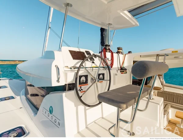 Lagoon 42 - Yacht Charter Sailica