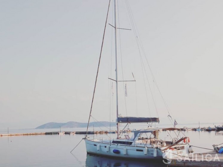 Oceanis 45 - Yacht Charter Sailica