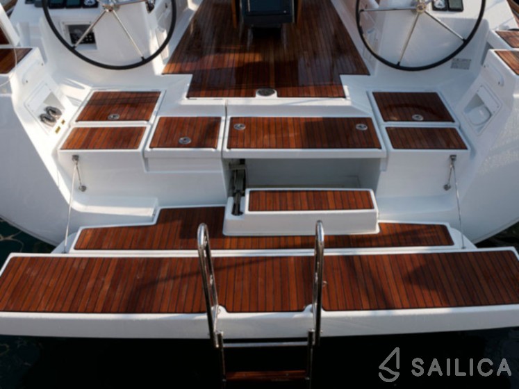 Oceanis 45 - Yacht Charter Sailica