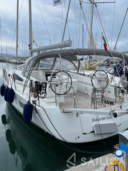 Jeanneau 54 - Yacht Charter Sailica