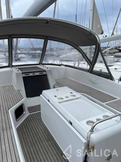 Jeanneau 54 - Yacht Charter Sailica