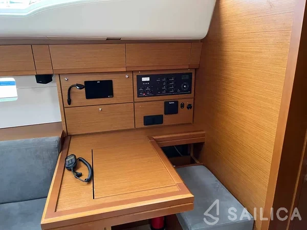 Jeanneau 54 - Yacht Charter Sailica