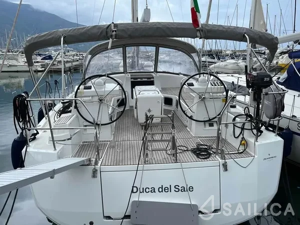Jeanneau 54 - Yacht Charter Sailica